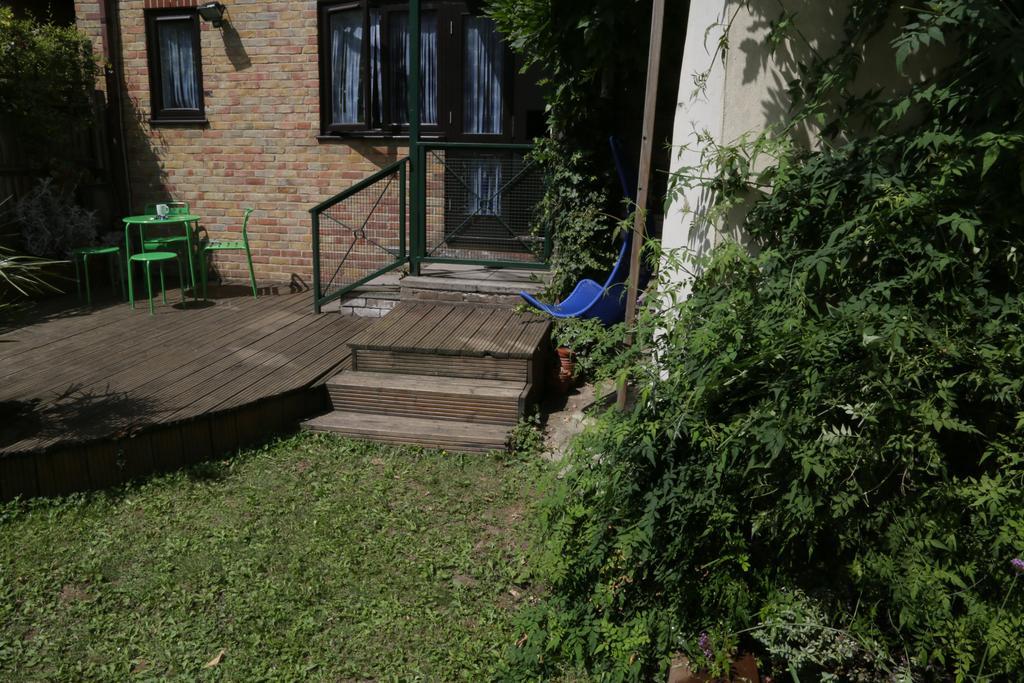 Shoreditch 1 With Garden 런던 객실 사진